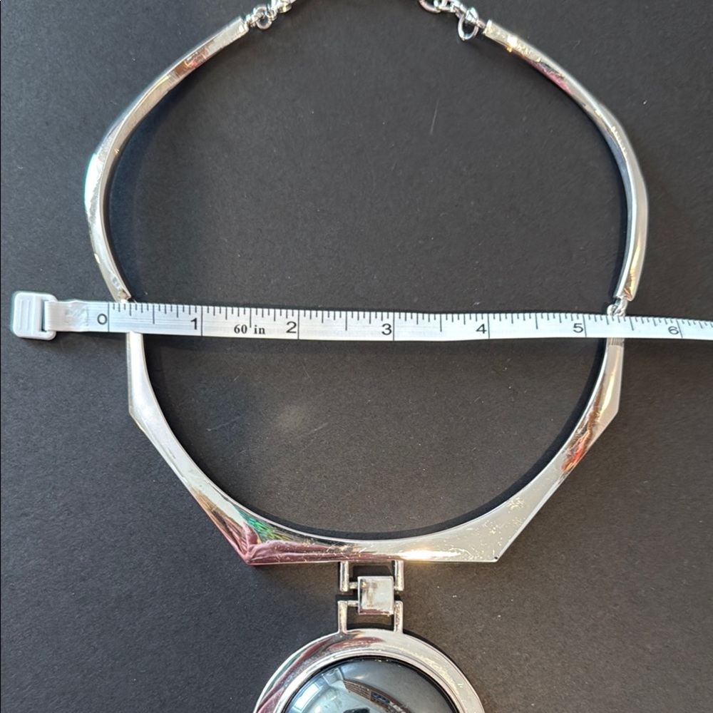 Beautiful Silver and Black Hematite Necklace. - Picture 5 of 7